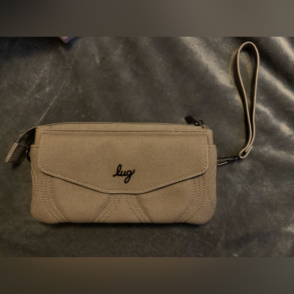 Lug Matte Luxe Wristlet in Pearl